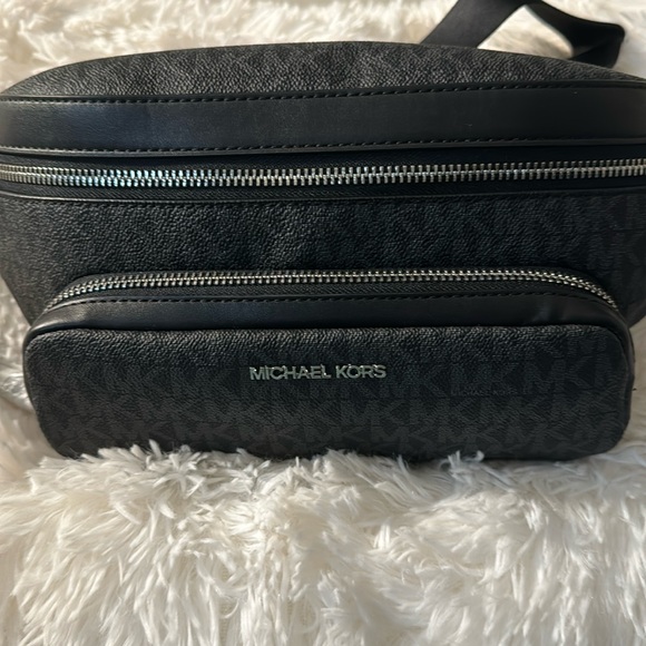 Brandnew MK Men’s BeltBag - Picture 1 of 3